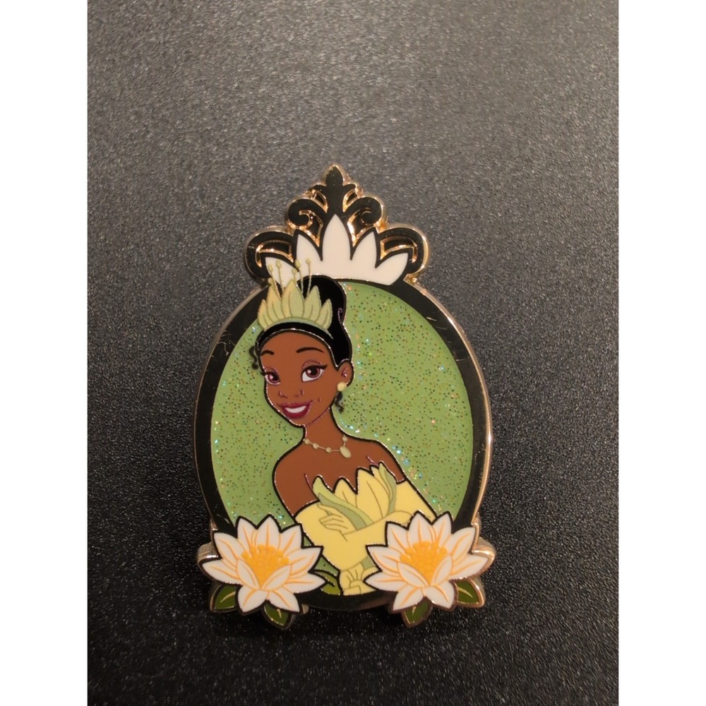 Disney BoxLunch Princess Royal Portrait Pin - Tiana Princess & The Frog